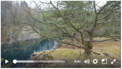 Borecká skalka a pod ní lom Borek